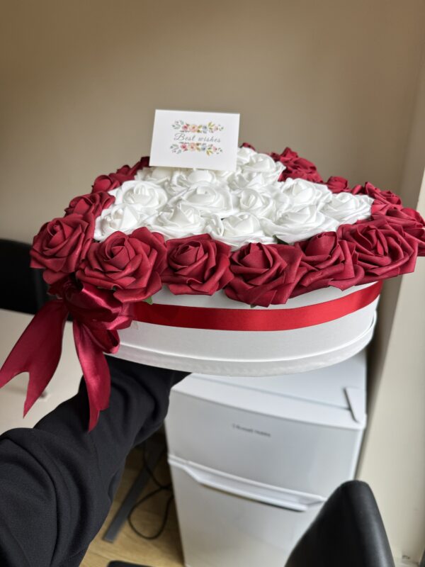 Heart shaped roses box - Image 2